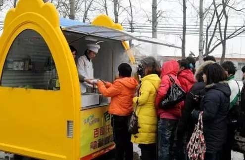 書報亭、早餐車，甚至垃圾桶都有二維碼“身份證”了。